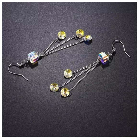 🎁 Swarovski Crystals The Bery AB Long Earrings - Picture 3 of 5